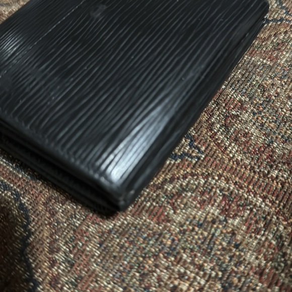 Men’s louis vuttion black epi wallet like new condition. - Picture 2 of 12